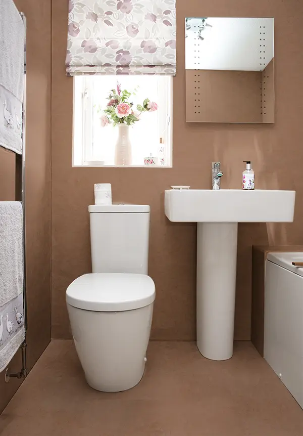 Bathroom with microcement on walls and floor