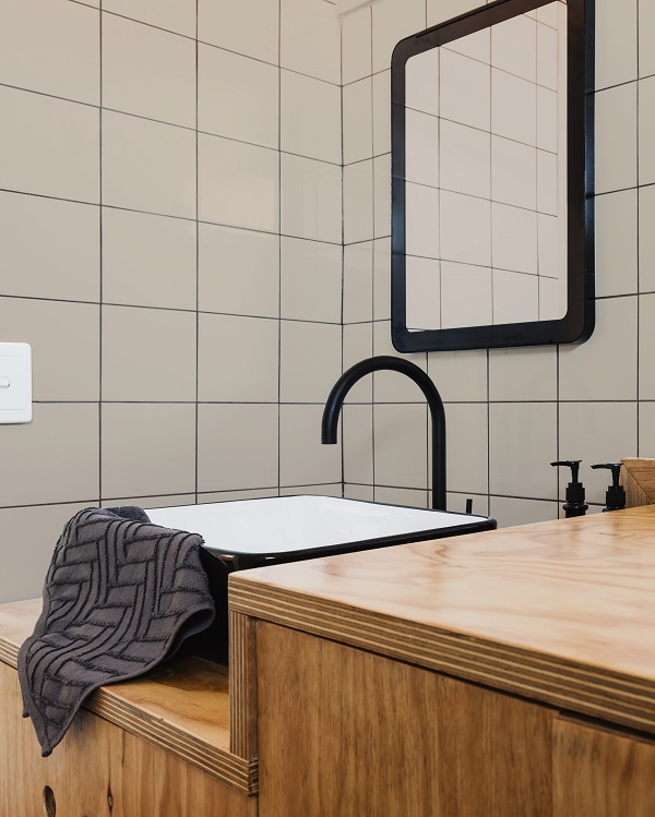Renovar el baño y la cocina con pintura para azulejos: ideas